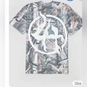 Lost Hills Camo shirt sleeve t-shirt NWT size M